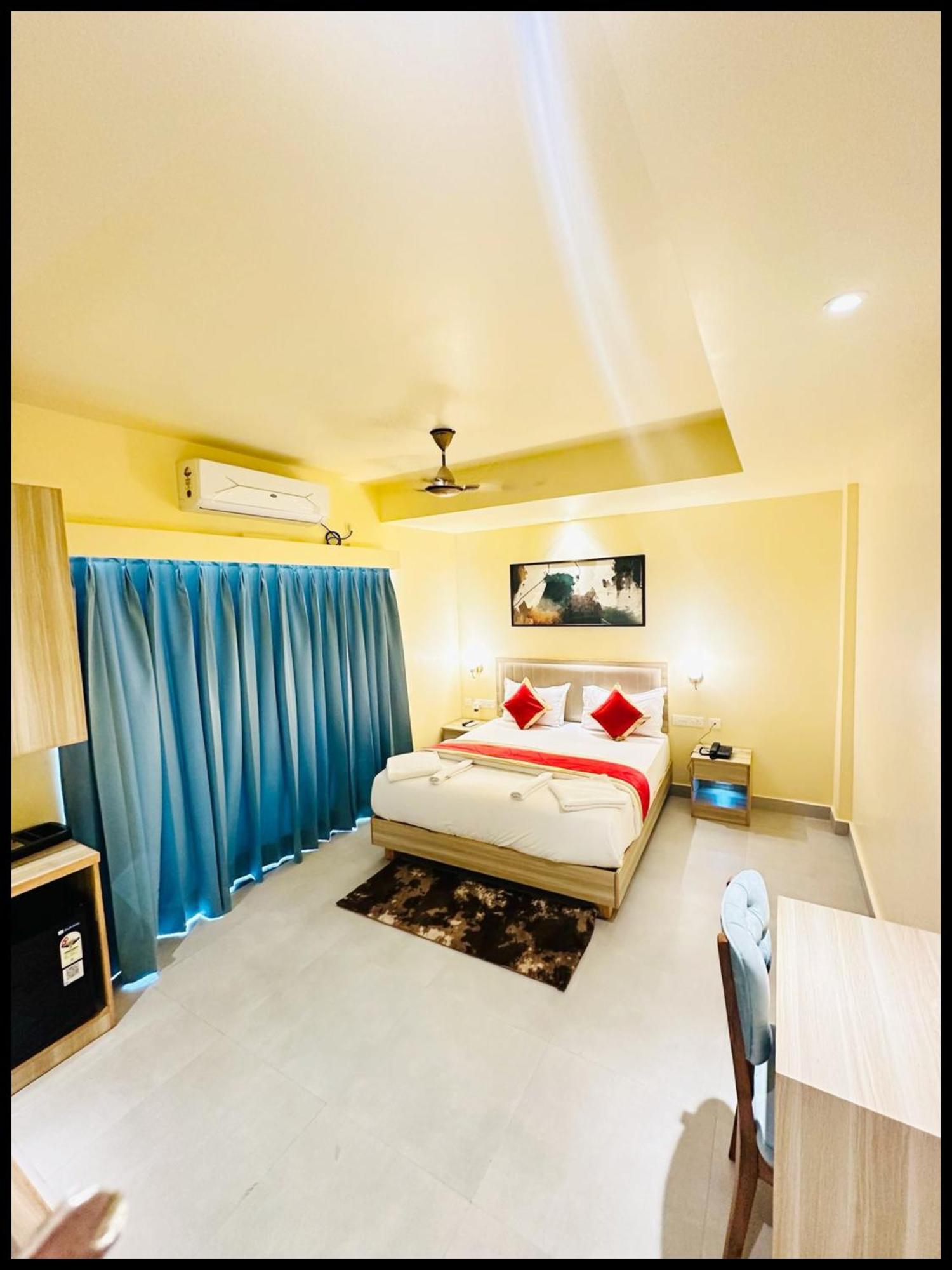 Hotel Turtle A Boutique ! -near-golden-sea-beach-and Temple-with-lift-wifi-restaurant-parking Facilities-newly Decorated Room-with-prime-location - Seller In 4*
