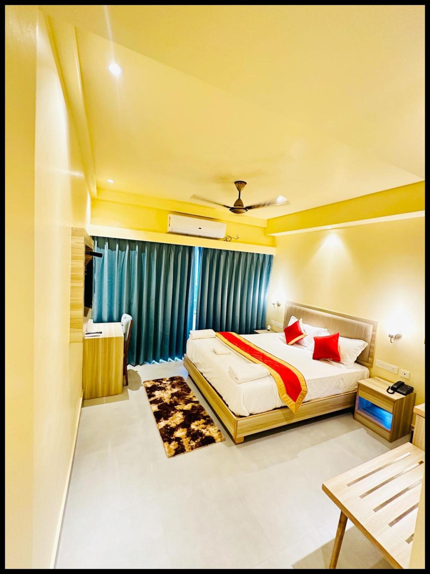 Turtle A Boutique ! -near-golden-sea-beach-and Temple-with-lift-wifi-restaurant-parking Facilities-newly Decorated Room-with-prime-location - Seller In 4* Puri