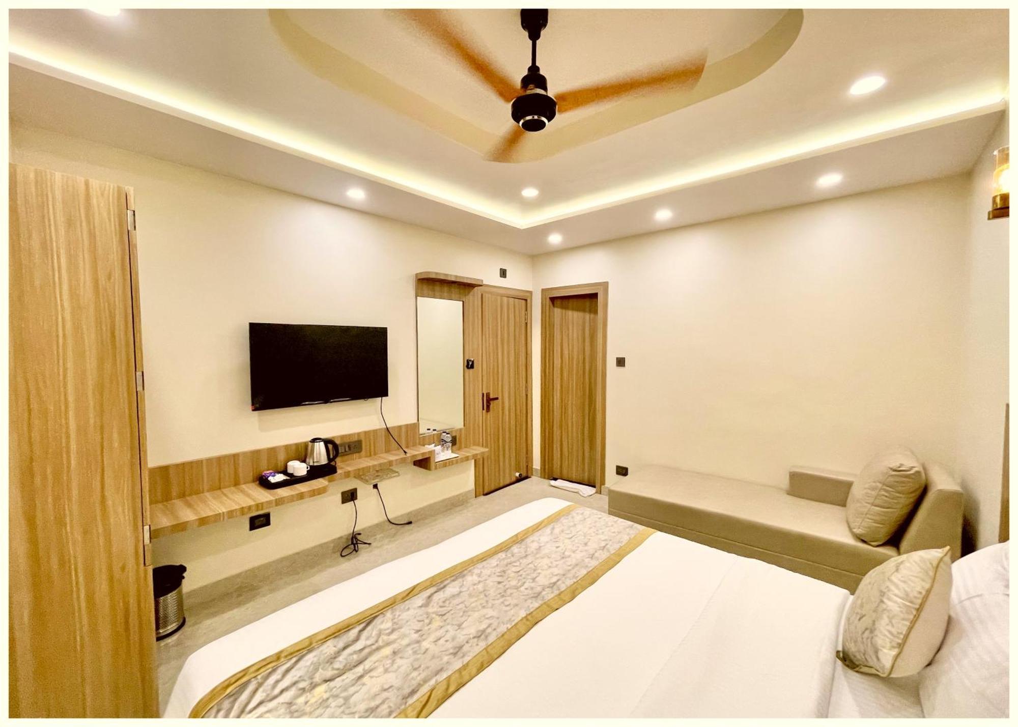 Turtle A Boutique ! -near-golden-sea-beach-and Temple-with-lift-wifi-restaurant-parking Facilities-newly Decorated Room-with-prime-location - Seller In Puri